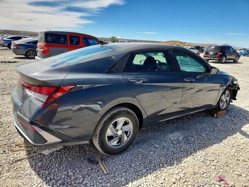 2024 HYUNDAI ELANTRA SE SE 3