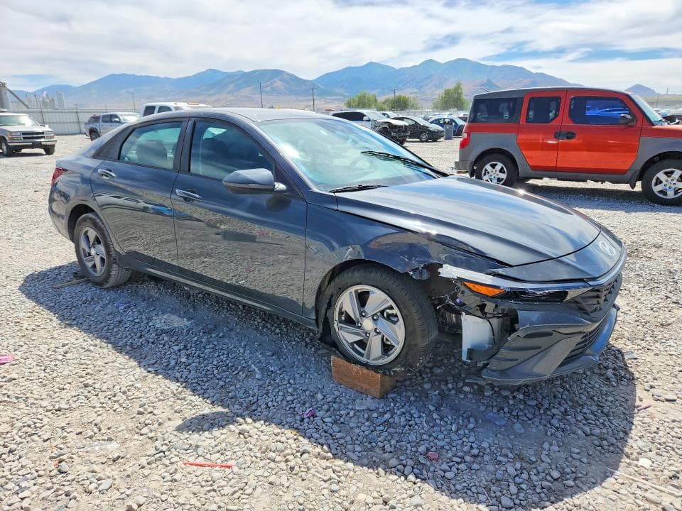 2024 HYUNDAI ELANTRA SE SE 4