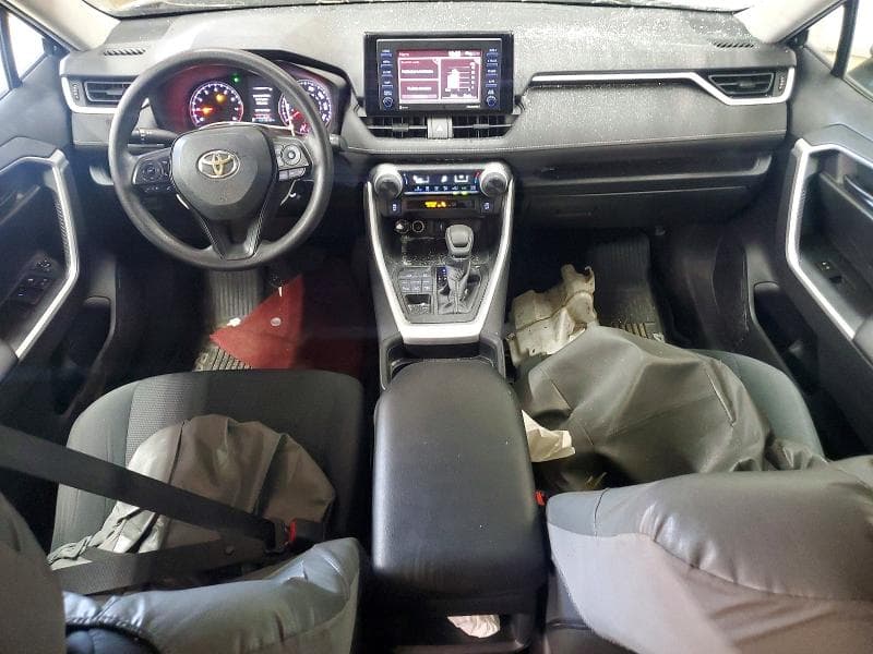 2020 TOYOTA RAV4 LE LE 8