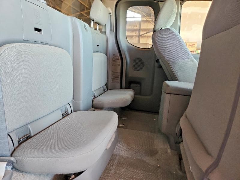 2016 NISSAN FRONTIER S 10