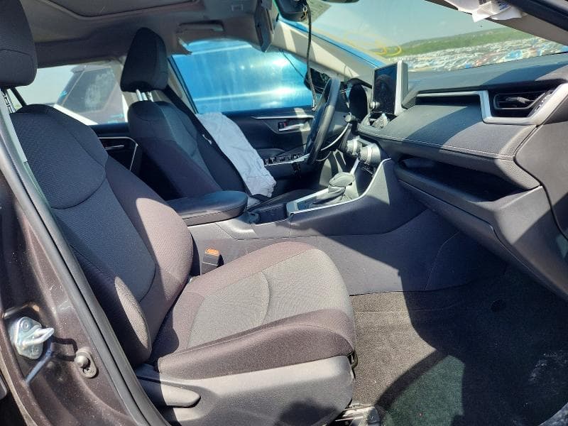 2025 TOYOTA RAV4 XLE 7