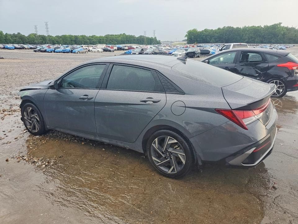 2025 HYUNDAI ELANTRA SEL SPORT 2