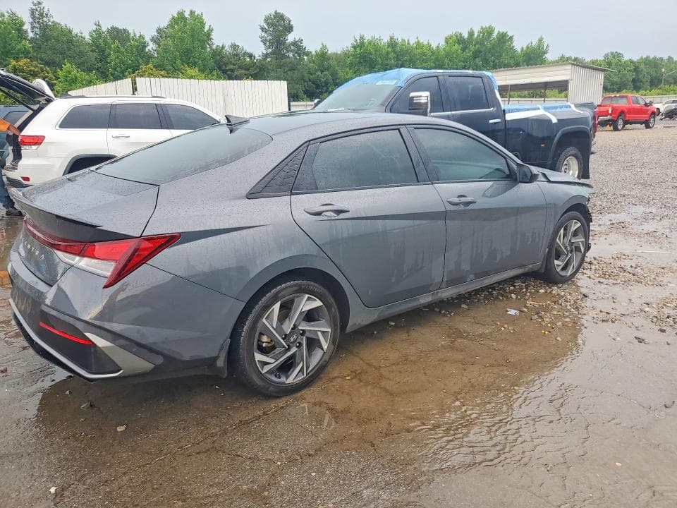 2025 HYUNDAI ELANTRA SEL SPORT 3