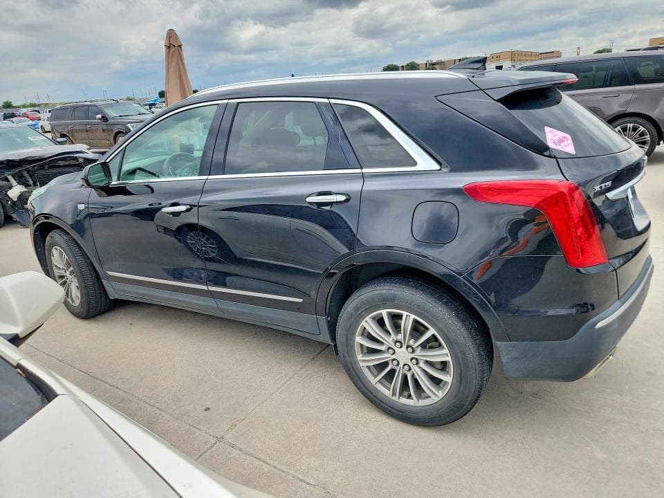 2017 CADILLAC XT5 LUXURY 2
