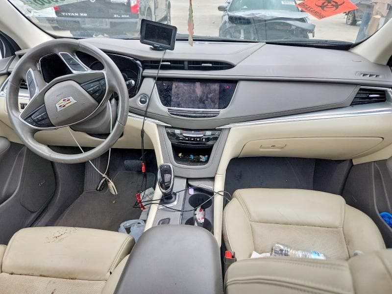 2017 CADILLAC XT5 LUXURY 8