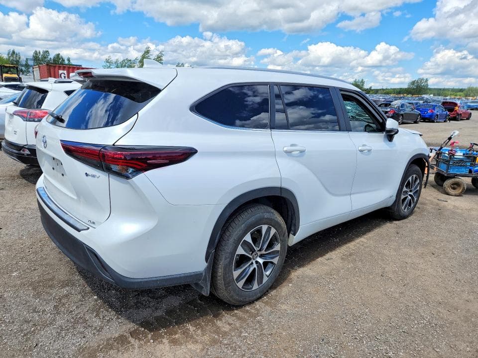 2026 TOYOTA HIGHLANDER HYBRID XLE 3