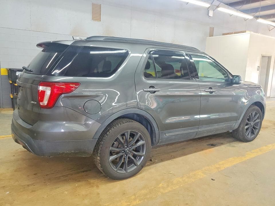 2017 FORD EXPLORER XLT 3