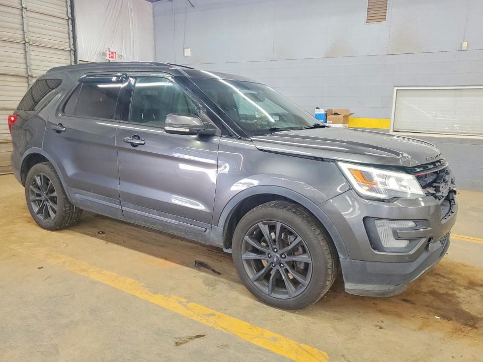 2017 FORD EXPLORER XLT 4