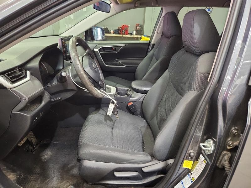2021 TOYOTA RAV4 LE LE 8