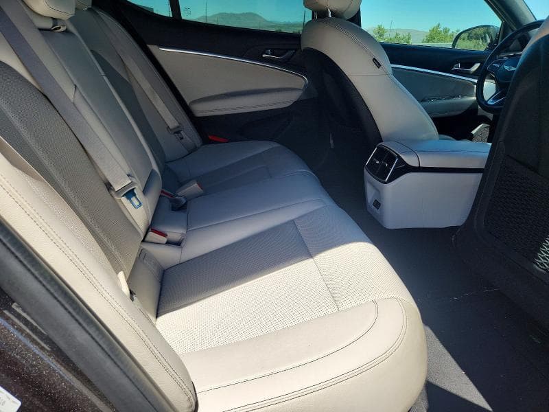 2024 GENESIS G70 2.5T STANDARD 10
