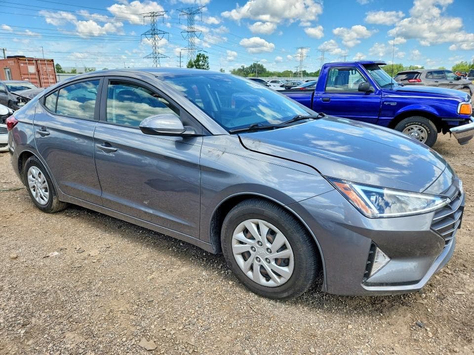 2019 HYUNDAI ELANTRA SE SE 4