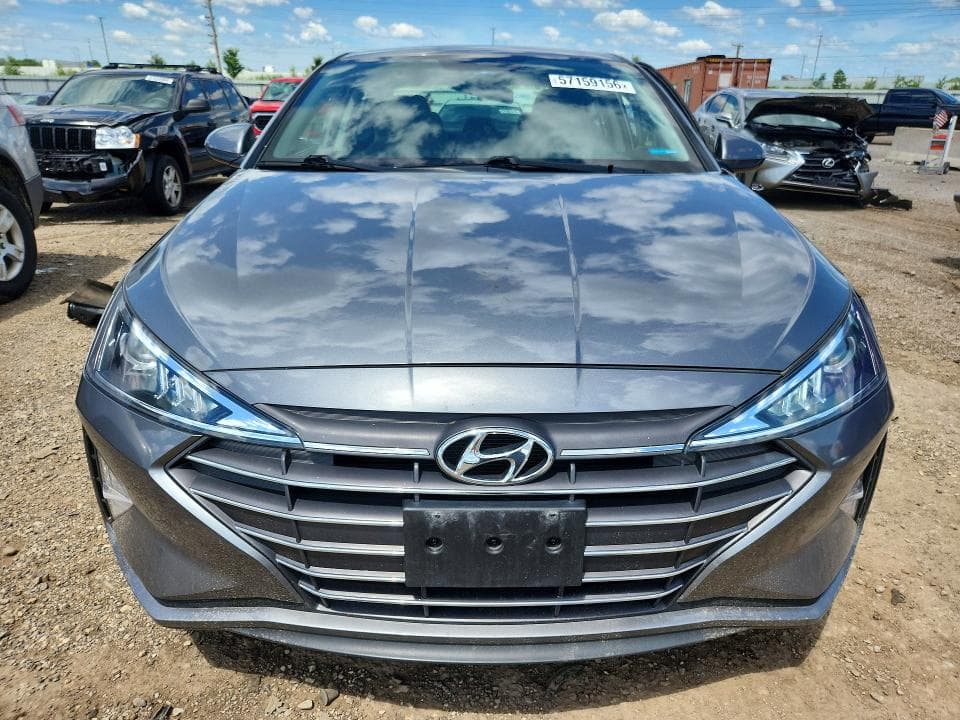 2019 HYUNDAI ELANTRA SE SE 5