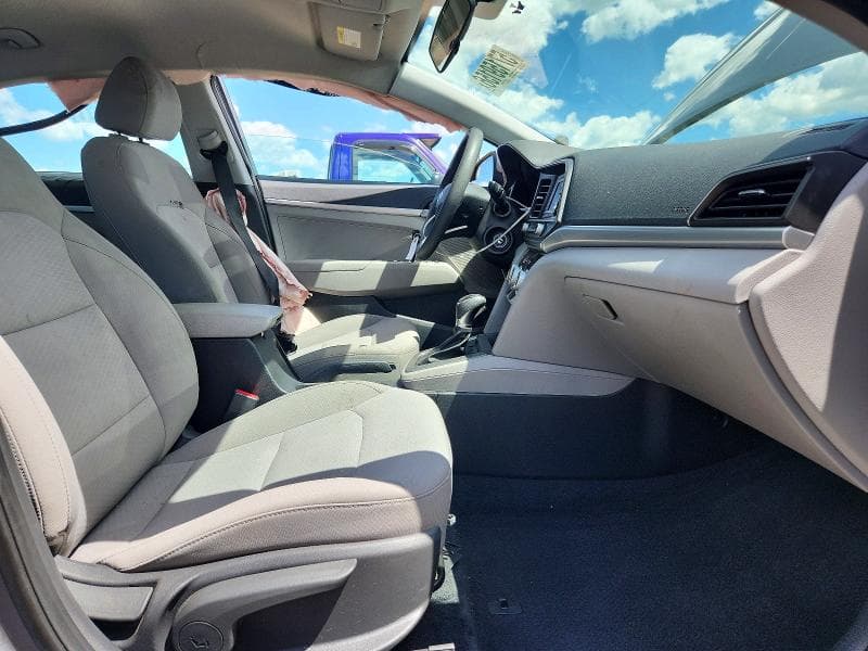 2019 HYUNDAI ELANTRA SE SE 7