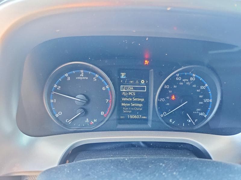2017 TOYOTA RAV4 LE LE 9