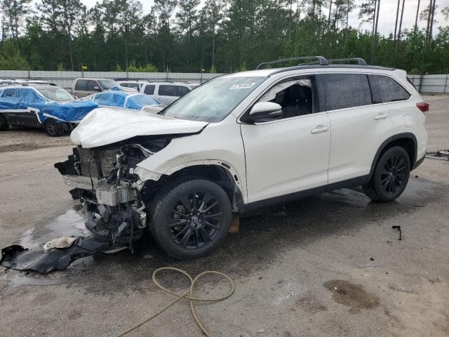 2019 TOYOTA HIGHLANDER SE - 1