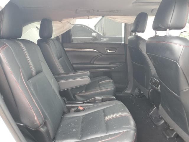 2019 TOYOTA HIGHLANDER SE 11