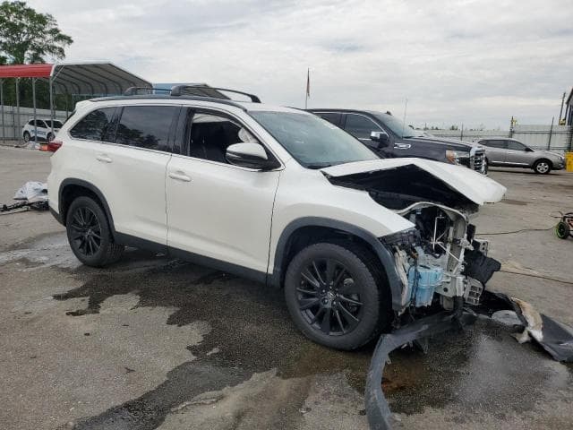 2019 TOYOTA HIGHLANDER SE 4