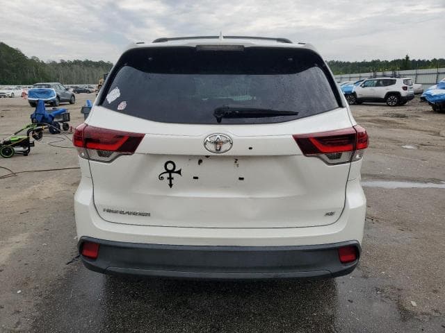 2019 TOYOTA HIGHLANDER SE 6