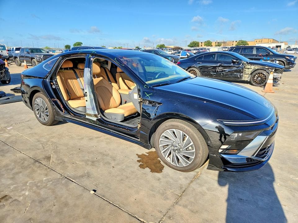 2026 HYUNDAI SONATA HYBRID LIMITED LIMITED 4