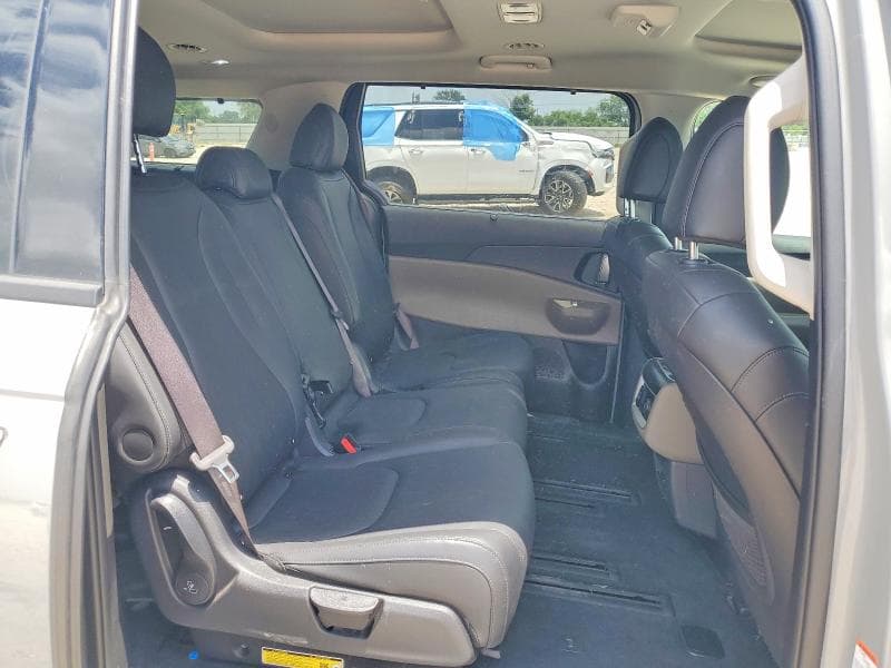 2025 KIA CARNIVAL HYBRID SX 11