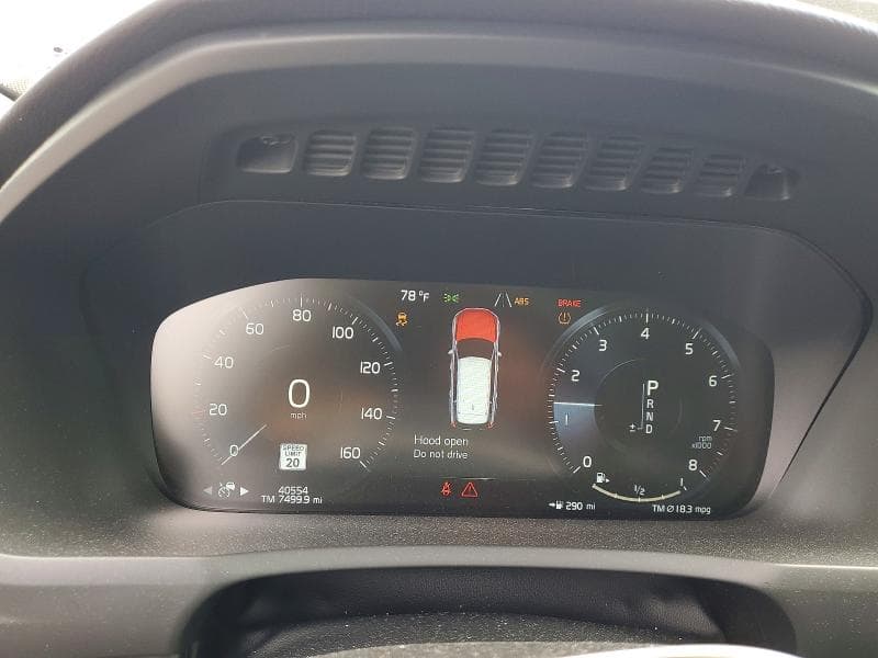 2020 VOLVO XC90 T6 MOMENTUM 9