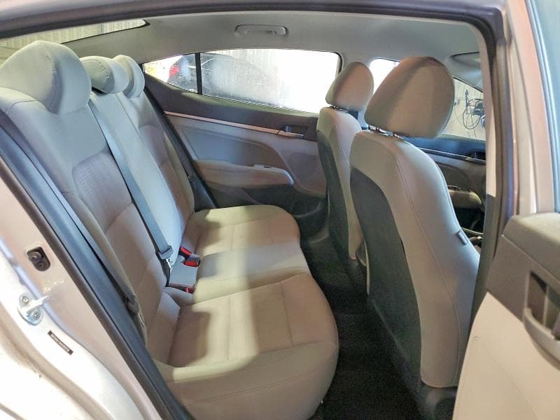 2017 HYUNDAI ELANTRA 10