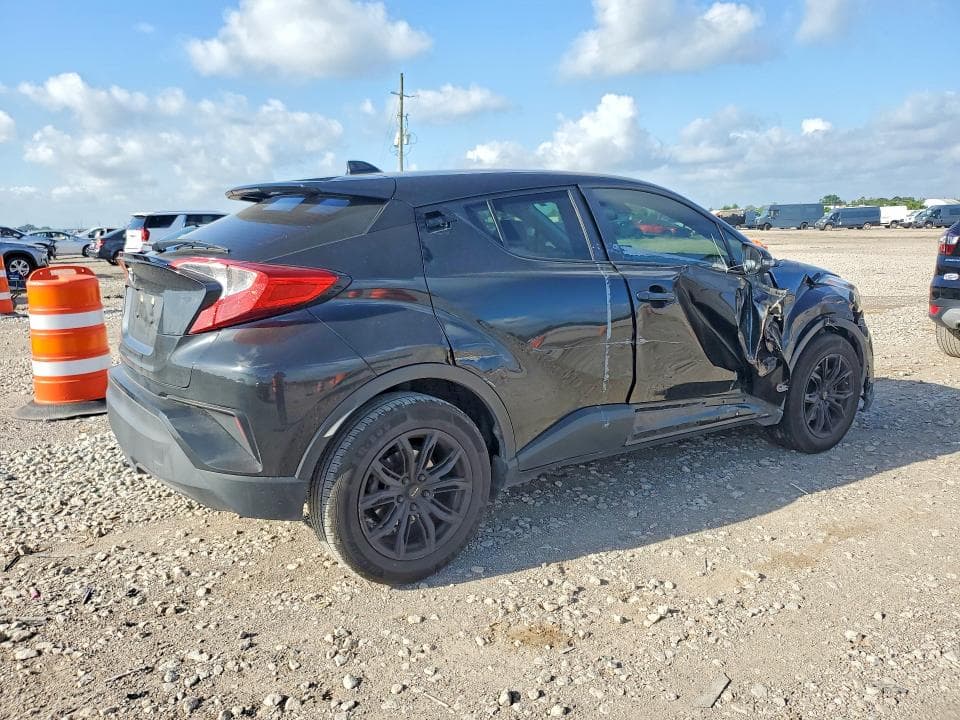 2020 TOYOTA C-HR 3