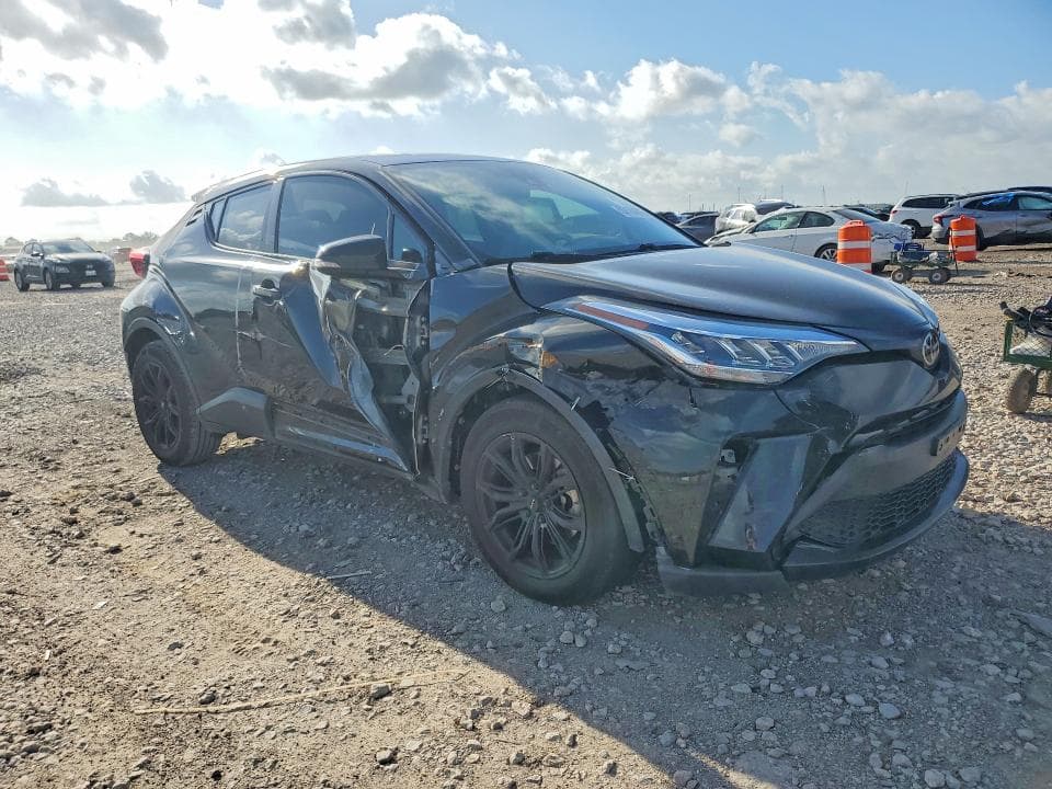 2020 TOYOTA C-HR 4