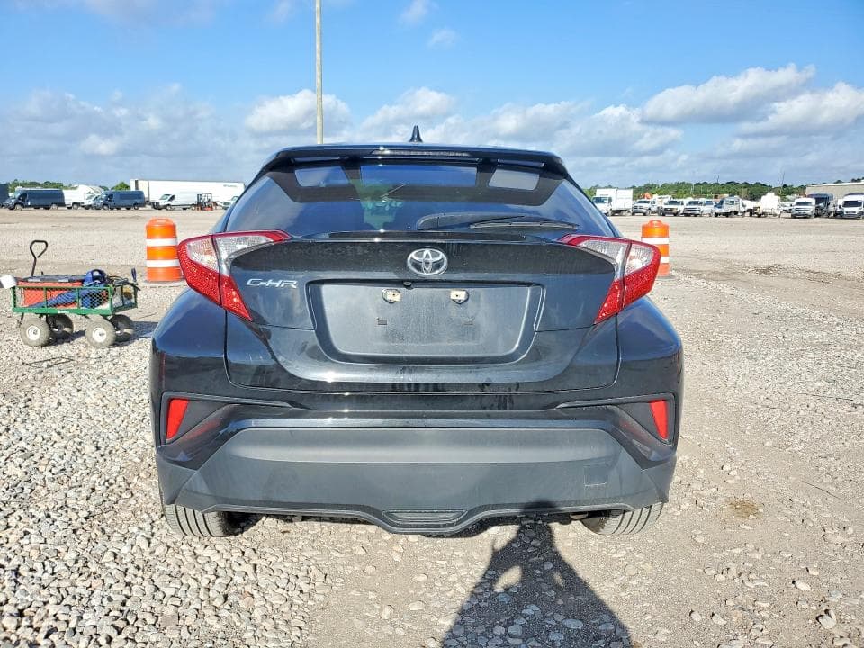 2020 TOYOTA C-HR 6