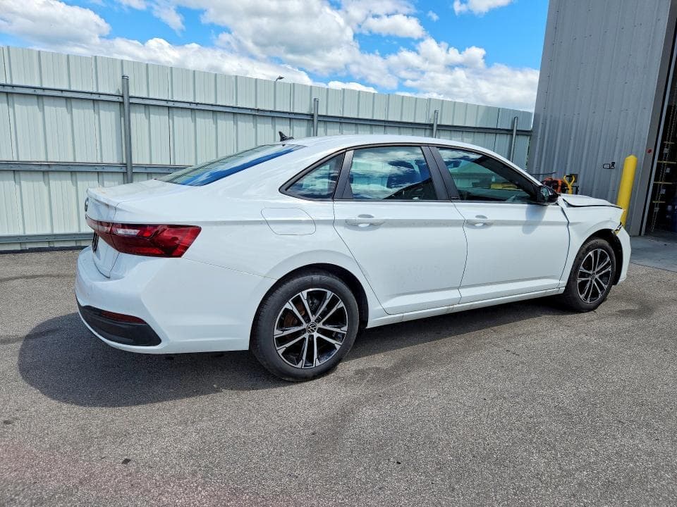 2025 VOLKSWAGEN JETTA SPORT 3