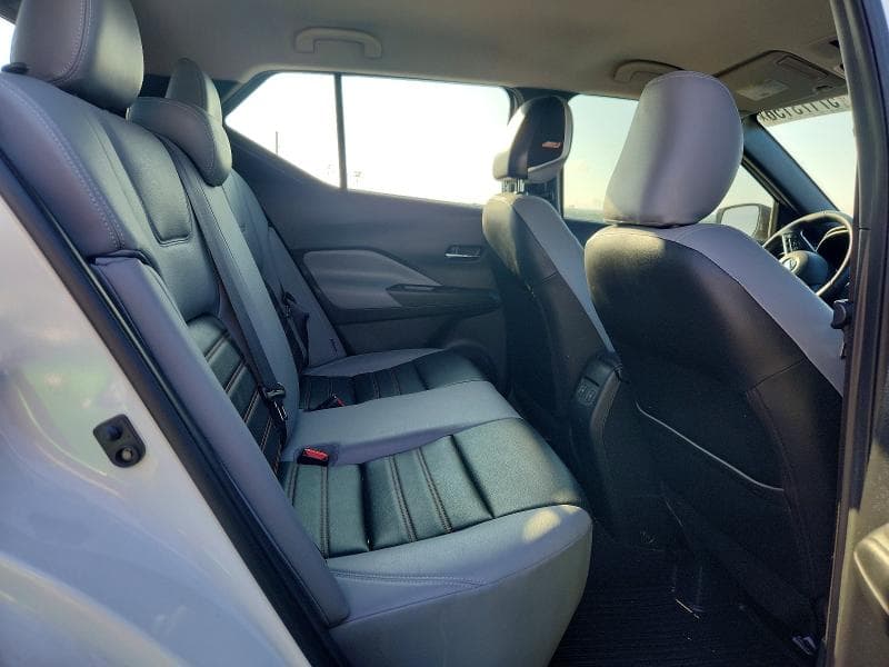 2021 NISSAN KICKS SR 11