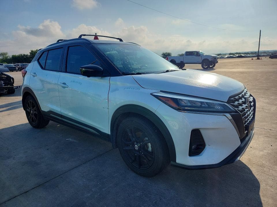 2021 NISSAN KICKS SR 4