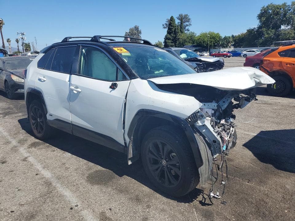 2025 TOYOTA RAV4 XSE 4