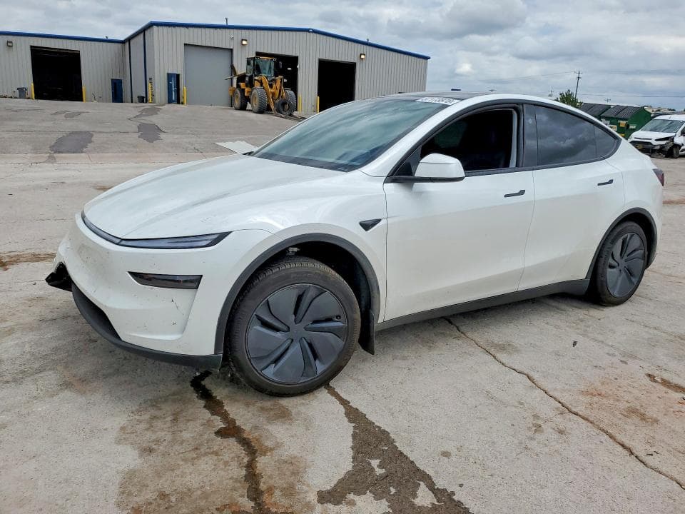 2026 TESLA MODEL Y 1
