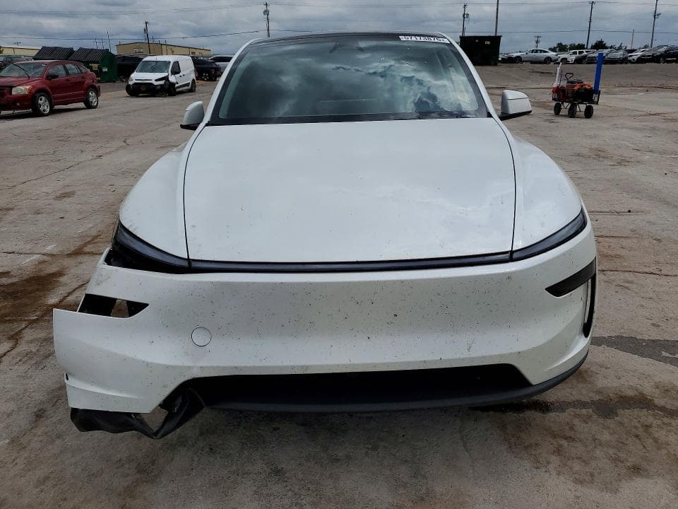 2026 TESLA MODEL Y 5