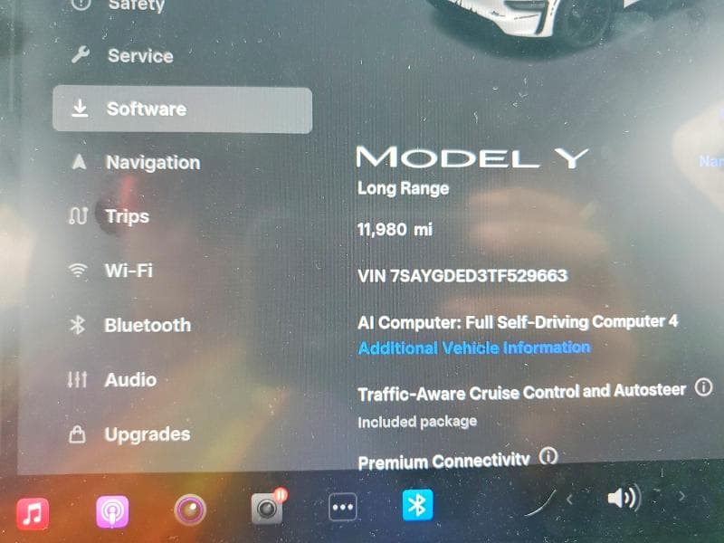2026 TESLA MODEL Y 9
