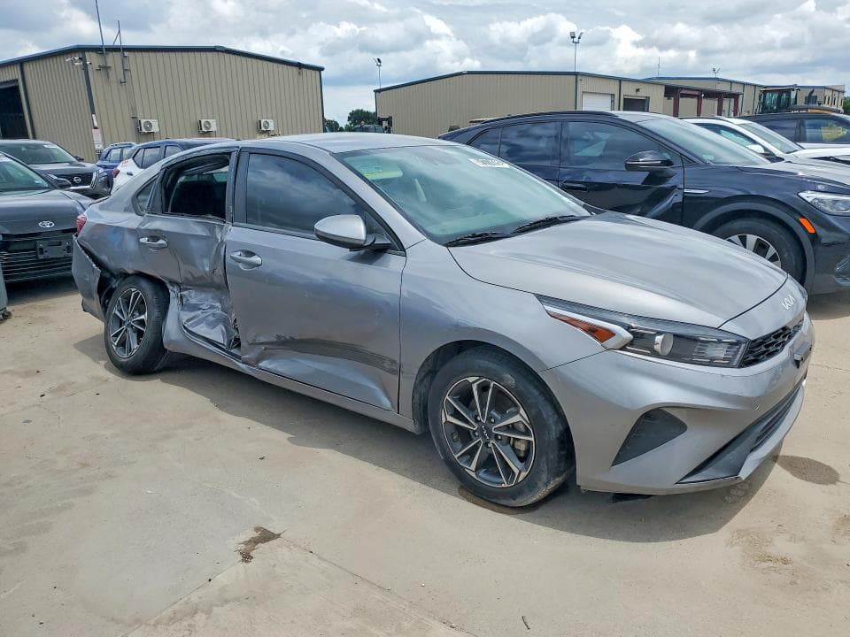 2023 KIA FORTE LXS 4