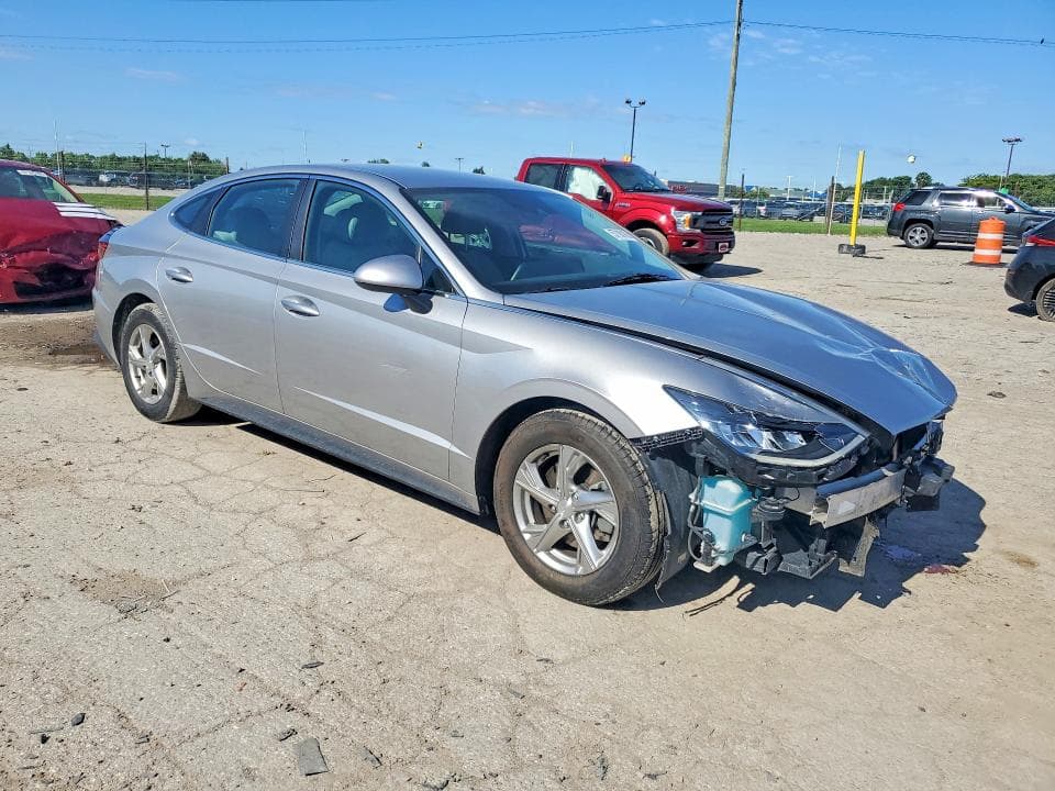 2021 HYUNDAI SONATA SE 4