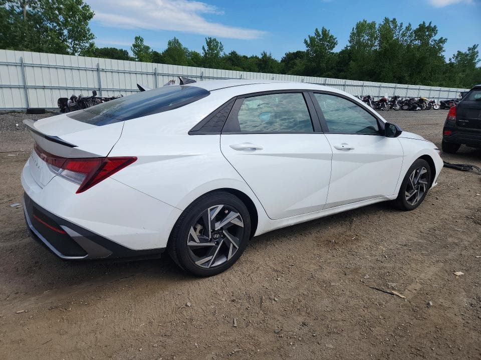 2025 HYUNDAI ELANTRA SEL SPORT 3