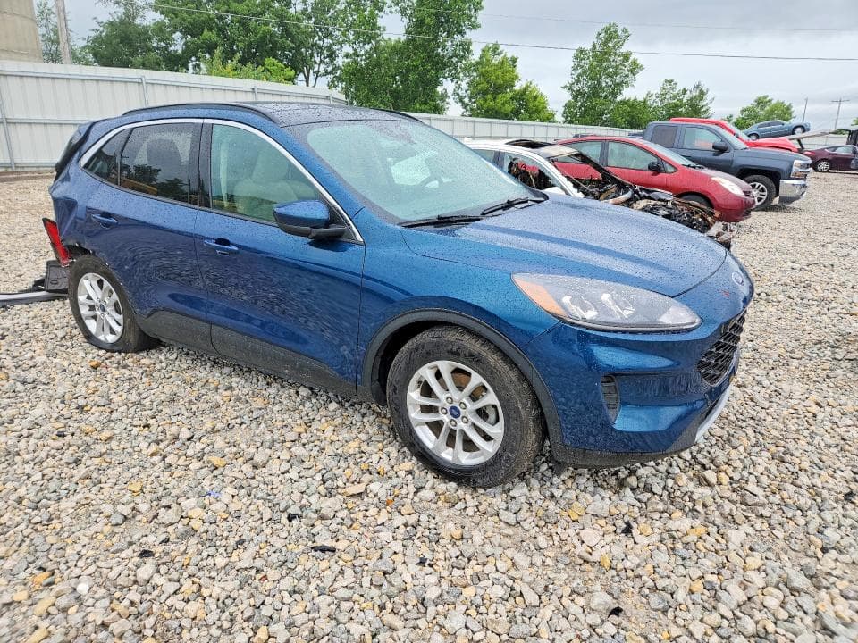 2020 FORD ESCAPE SE 4