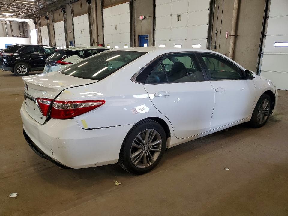 2017 TOYOTA CAMRY SE 3