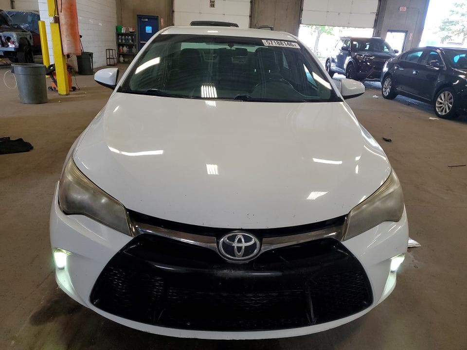 2017 TOYOTA CAMRY SE 5