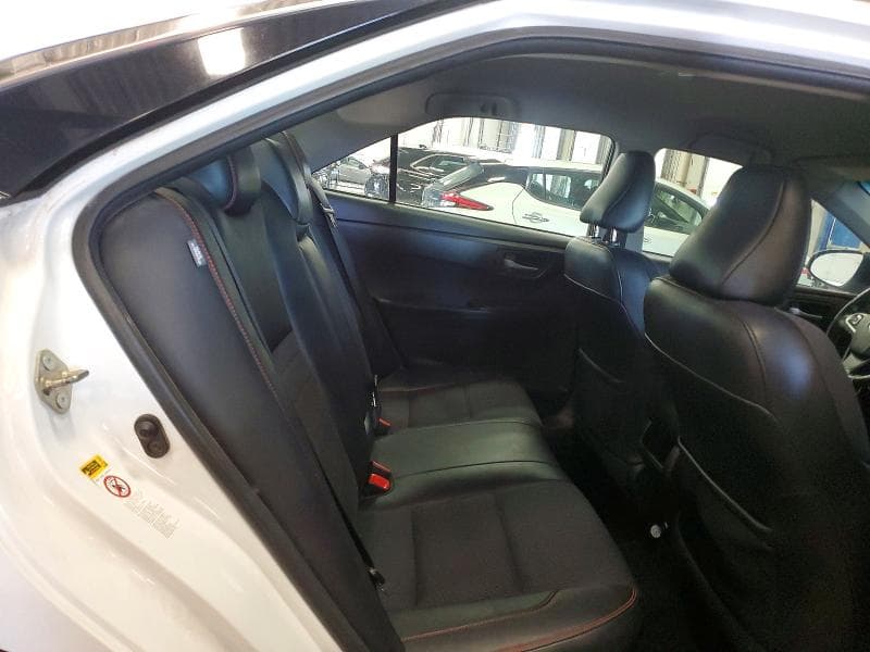 2017 TOYOTA CAMRY SE 10