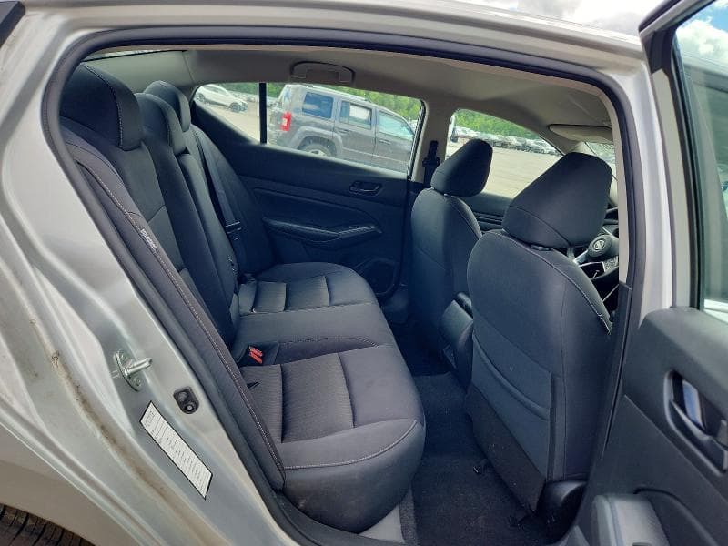 2024 NISSAN ALTIMA SV 10