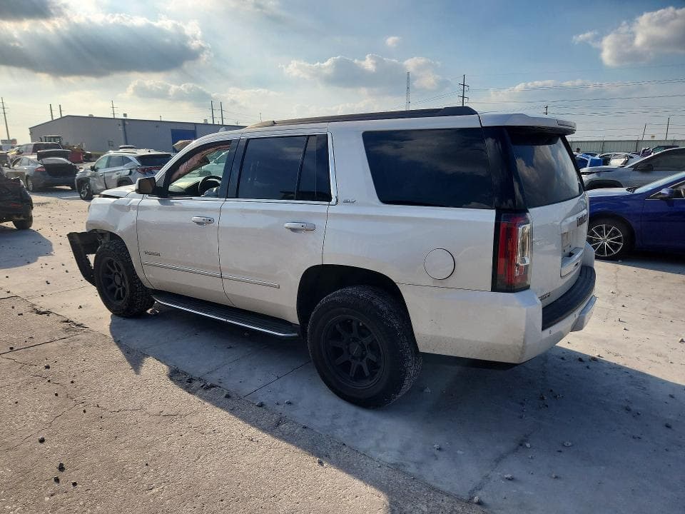2017 GMC YUKON SLT 2