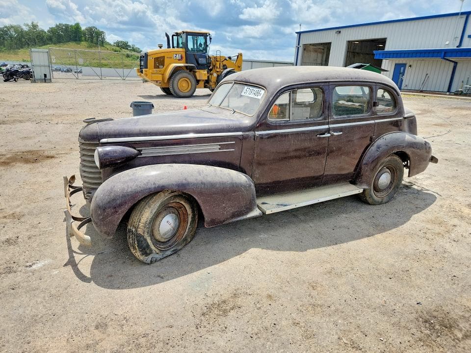 1938 OLDSMOBILE 88 - 1