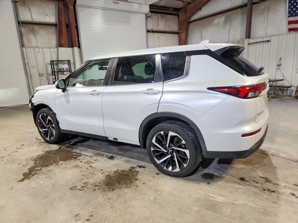 2022 MITSUBISHI OUTLANDER ES 2