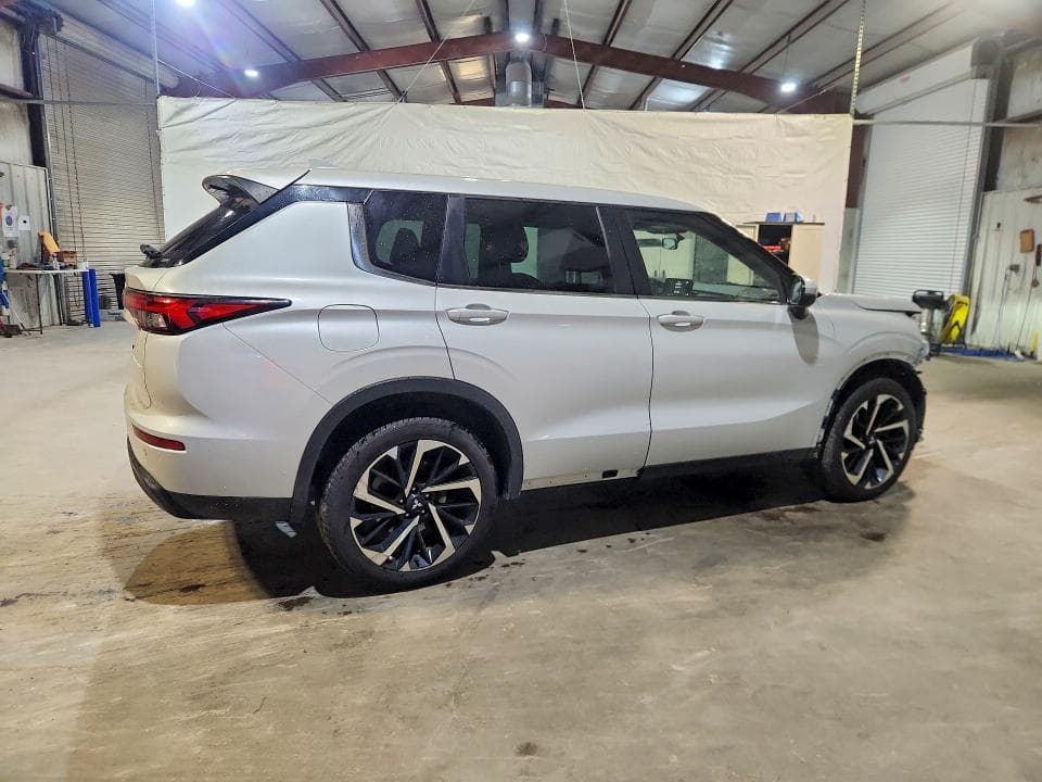 2022 MITSUBISHI OUTLANDER ES 3