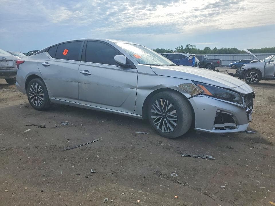 2023 NISSAN ALTIMA SV 4