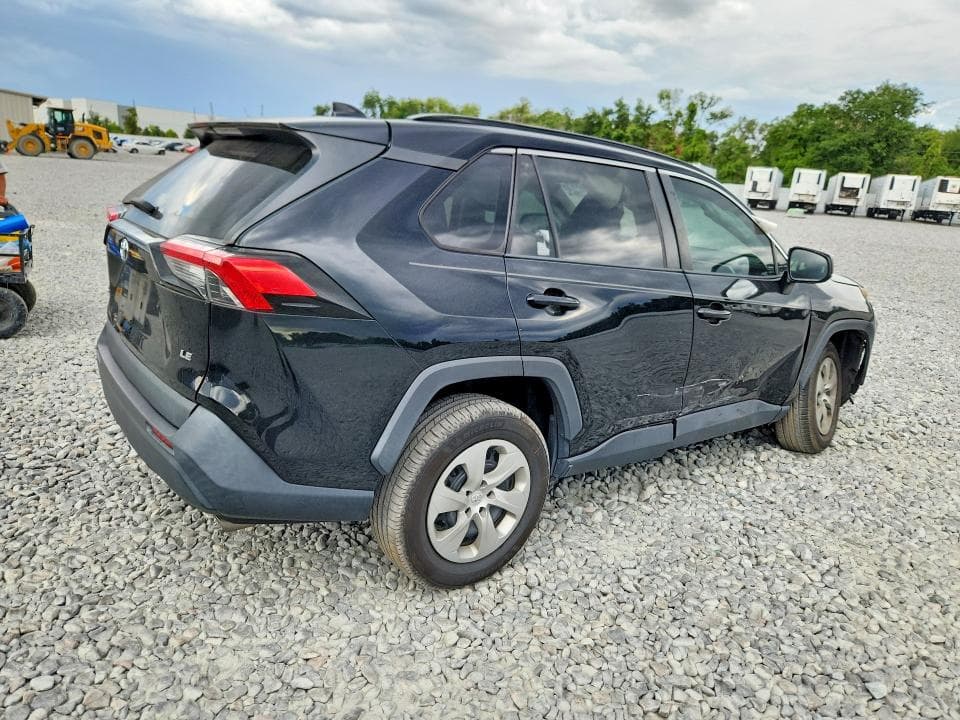 2021 TOYOTA RAV4 LE 3